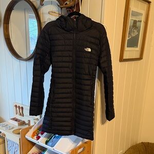 The North Face Women's Long navy blue Puffer Coat